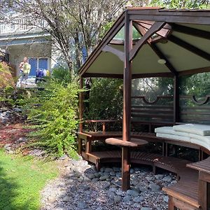 Studio Apartment Garden Views